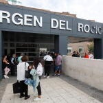 Entrada del hospital Virgen del Rocío de Sevilla 