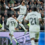 Valverde celebra su gol al Sevilla en el Bernabéu