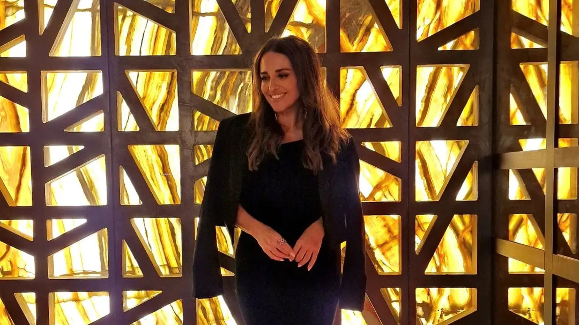 Paula Echevarría con vestido de terciopelo perfecto para Navidad