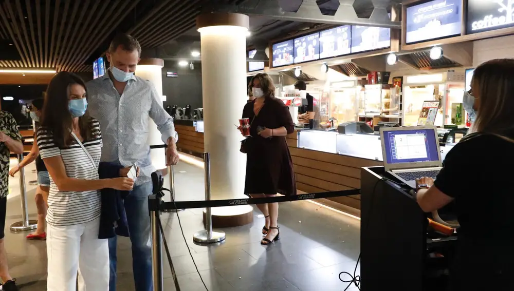 Los Reyes Felipe y Letizia en el cine