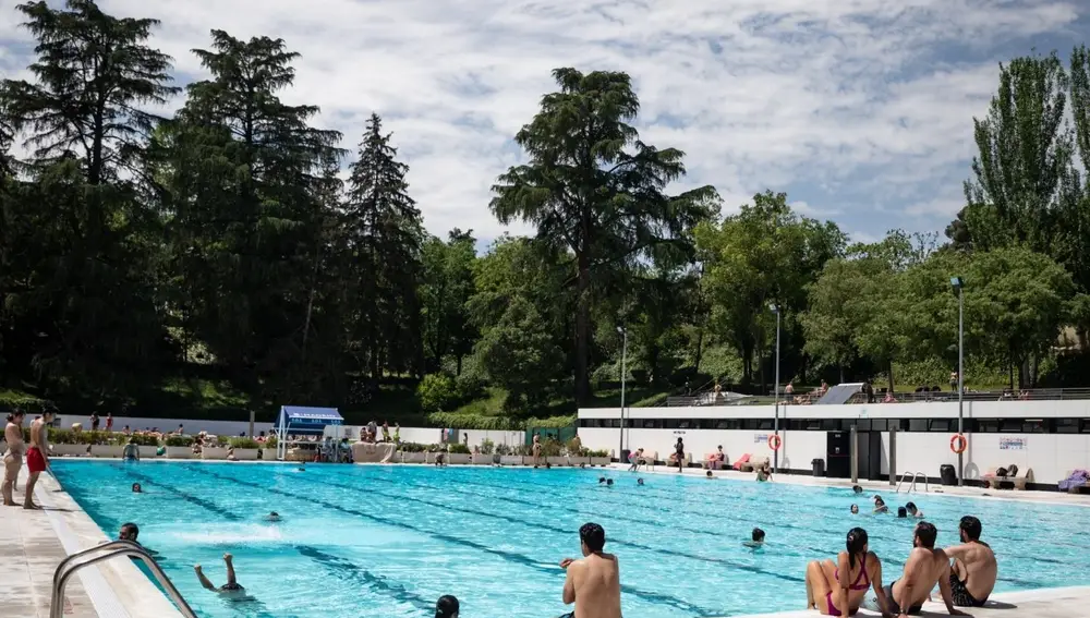 Imagen de archivo de una piscina municipal