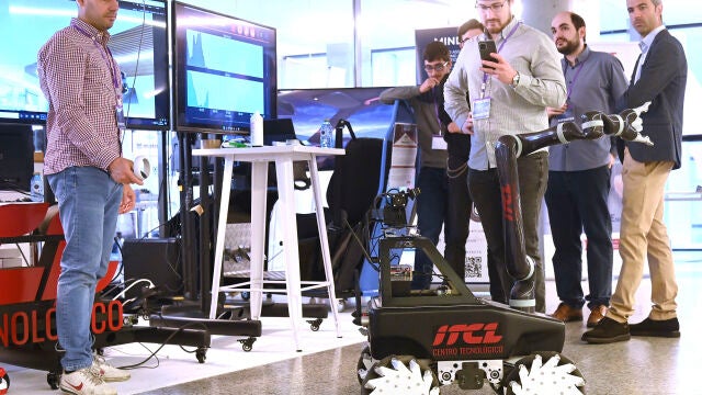 Presentación de la segunda edición del Encuentro Tecnológico Burgos Industria 4.0 organizado por Digital Innovation Hub Industry 4.0 (DIHBU), y el Ayuntamiento de Burgos, a través de Promueve Burgos