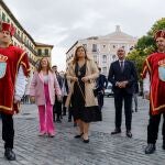 La delegada del gobierno en CyL, Virginia Barcones participa en los actos en homenaje a San Frutos, en la imagen junto a la alcaldesa Clara Martín
