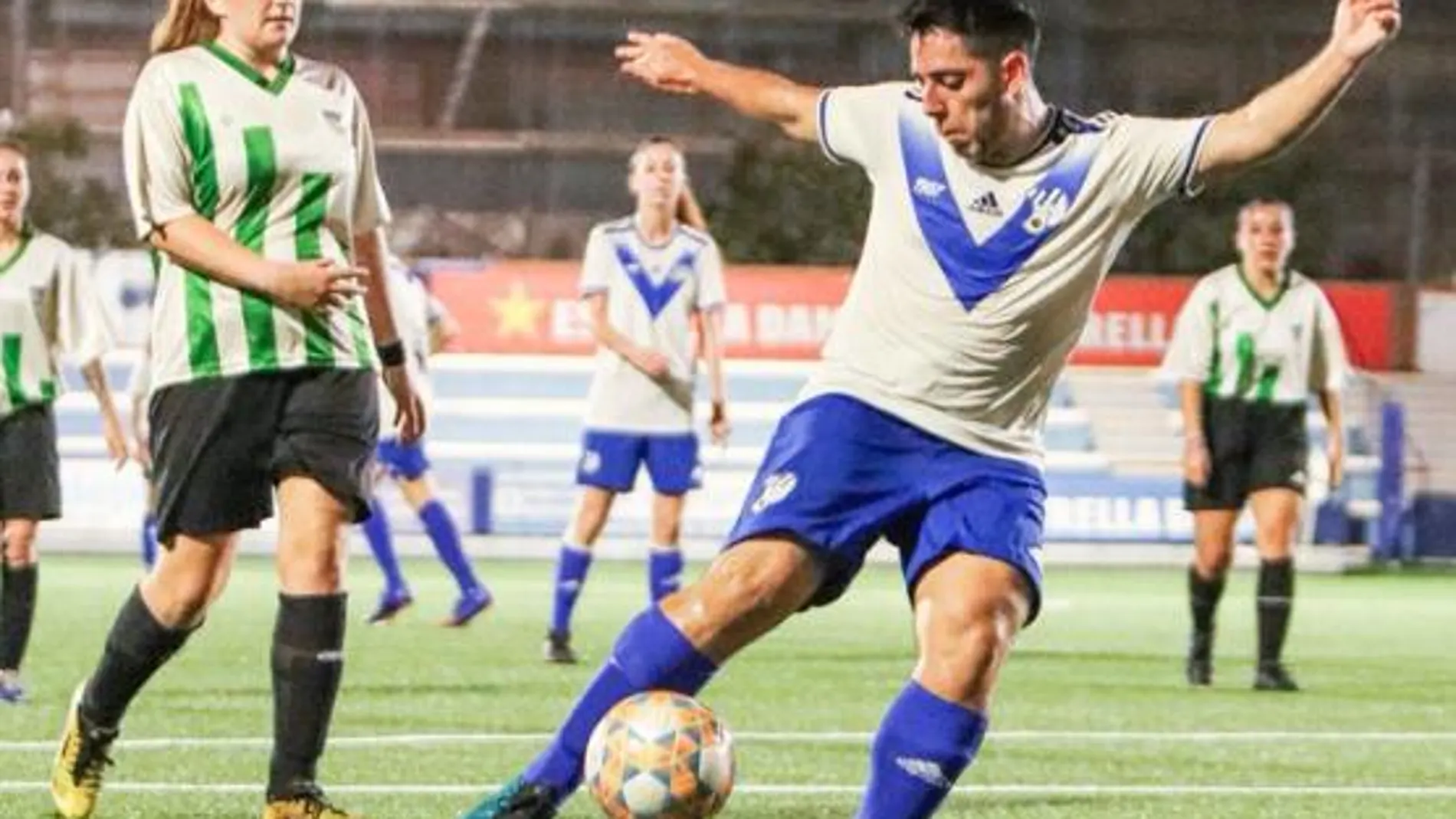 Alex, durante el polémico partido