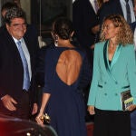 La Reina Letizia sale del Teatro Real