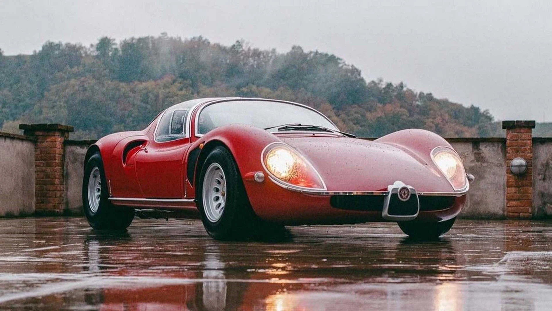 Alfa Romeo 33 Stradale, un coche a medida.