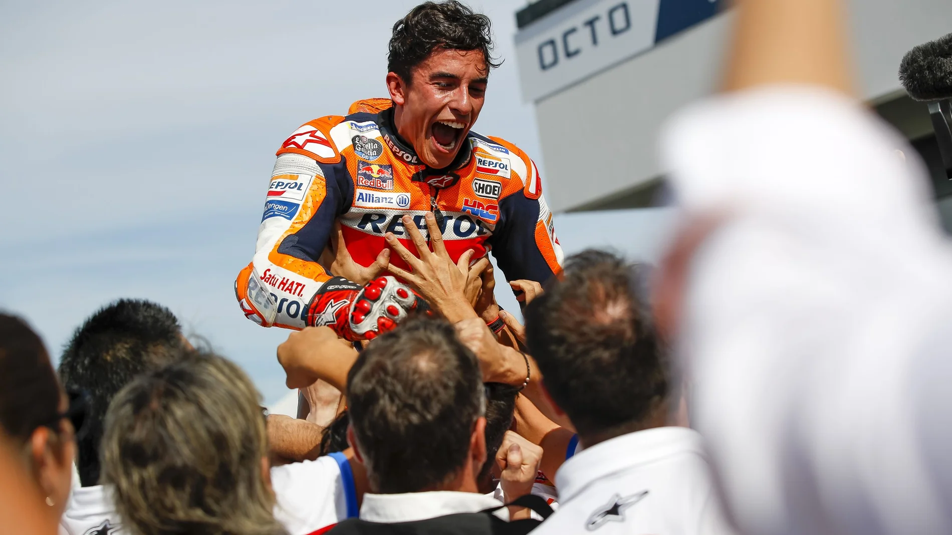 Márquez es uno de los iconos de la unión entre Honda y Repsol