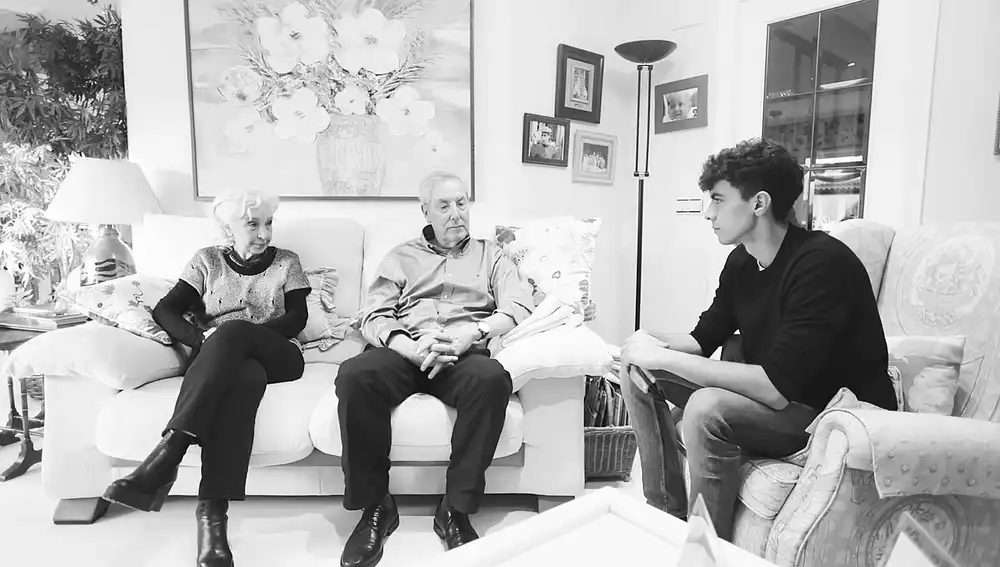 José Antonio Díez (izda.) y Begoña Elorza, padres de Jorge Díez Elorza, asesinado en el año 2000 junto a Fernando Buesa