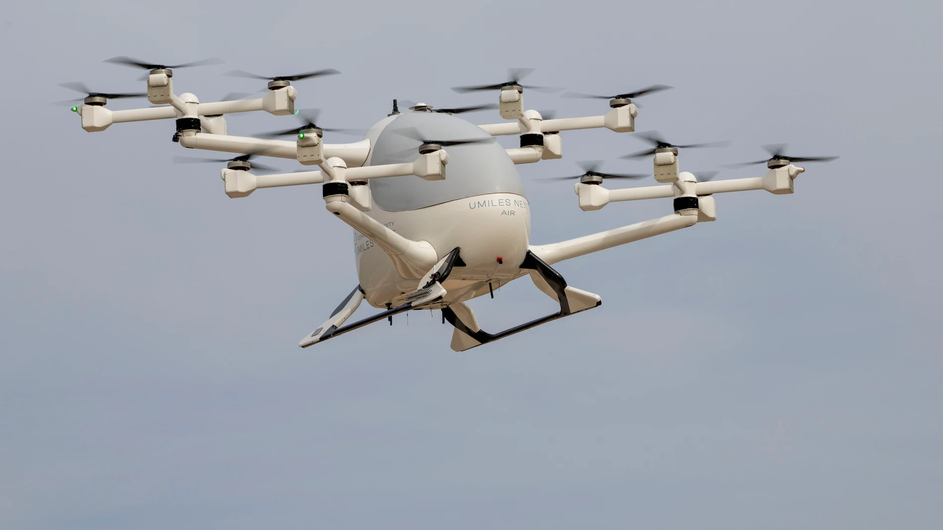 Un prototipo de aerotaxi ha sobrevolado este miércoles con éxito el cielo de Jaén, en Villacarrillo