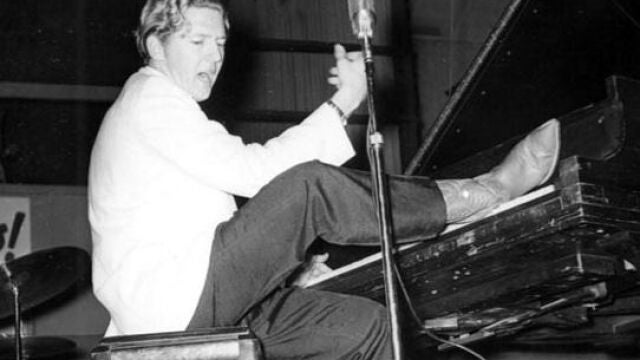 Jerry Lee Lewis, tocando salvajemente