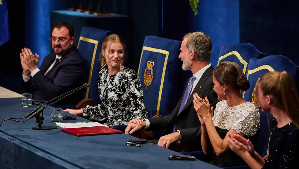 Los Reyes don Felipe y doña Letizia, con la presencia de Leonor, la Princesa de Asturias y la Infanta Sofía