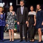 Los Reyes don Felipe y doña Letizia, con la presencia de Leonor, la Princesa de Asturias y la Infanta Sofía