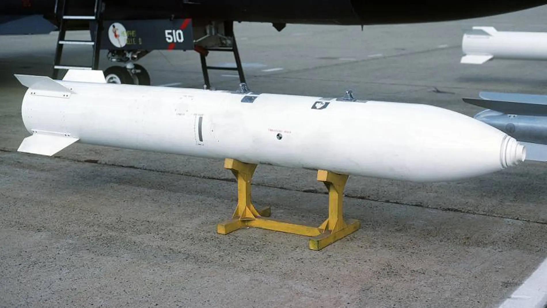 Carcasa de una bomba nuclear B83