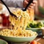 El ingrediente que uso para hacer carbonara en lugar de la nata es barato