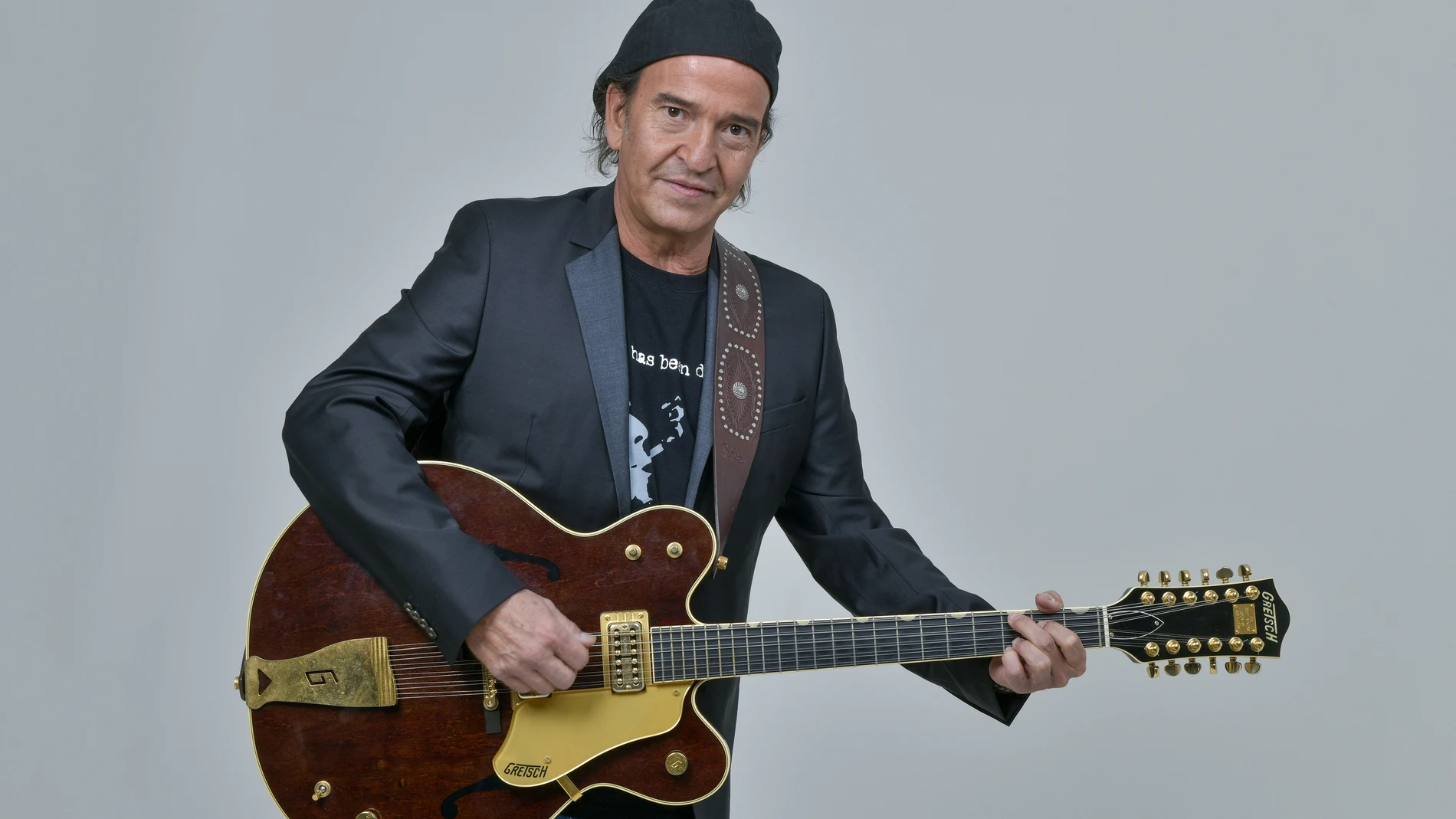 El compositor, guitarrista y cantante Álvaro Urquijo, miembro fundador de Los Secretos / MARTA PICH