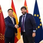 El presidente de la Región de Murcia, Fernando López Miras, se reunió en el Palacio de San Esteban con el CEO de Huawei España, Eric Li