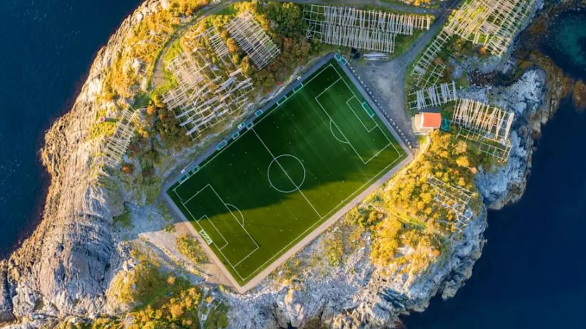 Henningsvær Stadium
