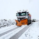 Máquina quitanieves trabajando en las carreteras de la provincia de Valladolid