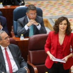 La presidenta de la Comunidad de Madrid, Isabel Díaz Ayuso, la sesión plenaria de hoy
