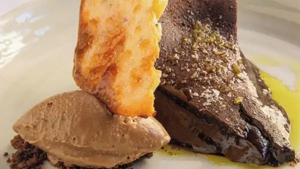 Tarta de chocolate con aceite picual y torta de Inés Rosales de Don Dimas
