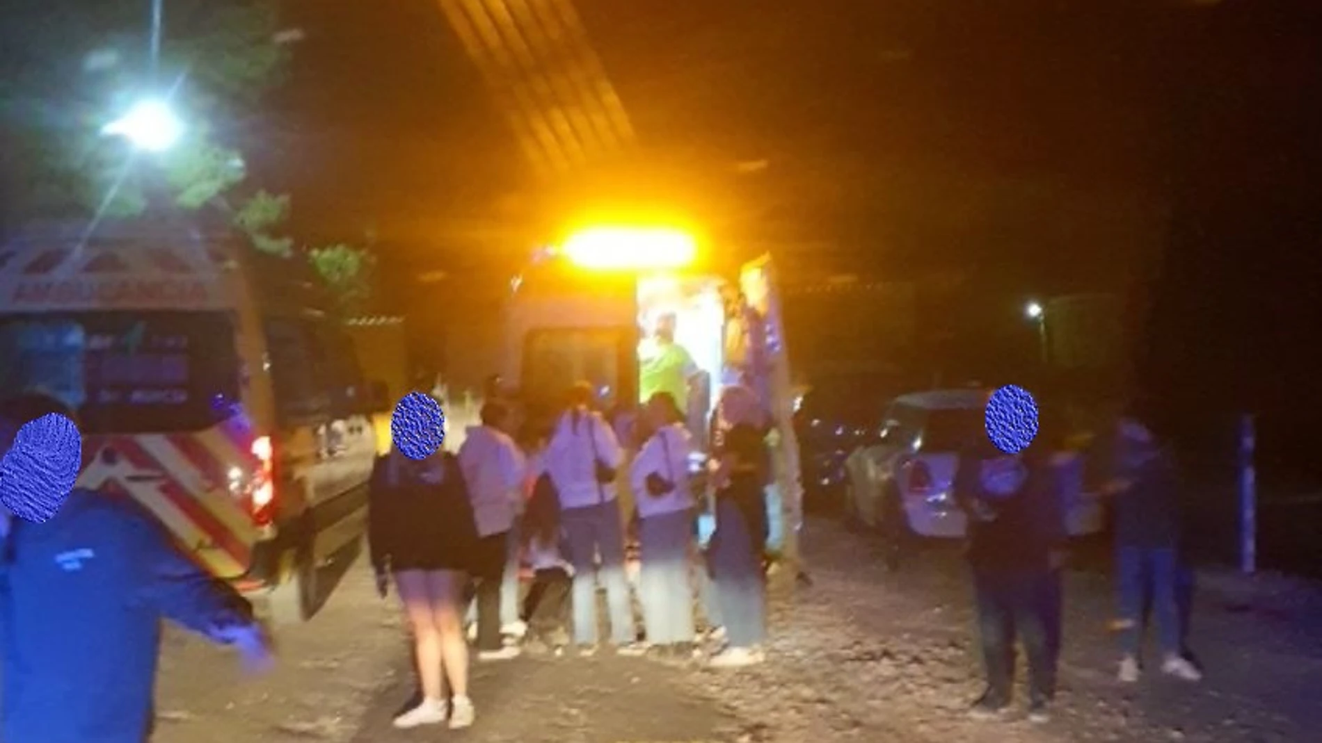 Emergencias ha tenido que atender a varios jóvenes en Molina de Segura por una intoxicación etílica