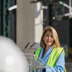 La ministra de Transportes, Movilidad y Agenda Urbana, Raquel Sánchez, interviene durante la visita a la obra con la que se inicia la construcción del proyecto Madrid Nuevo Norte, ayer, en Madrid