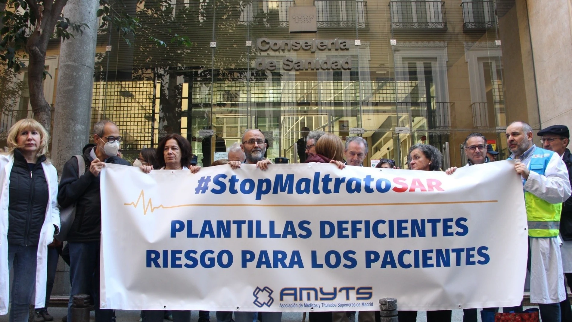 Concentración frente a la Consejería de Sanidad