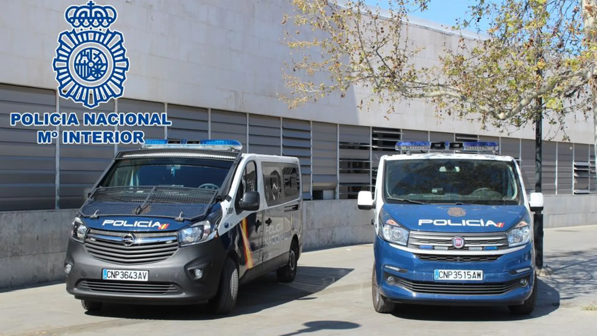 Furgones de la policía nacional