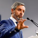 El vicesecretario de Economía del Partido Popular, Juan Bravo durante la rueda de prensa en Génova.