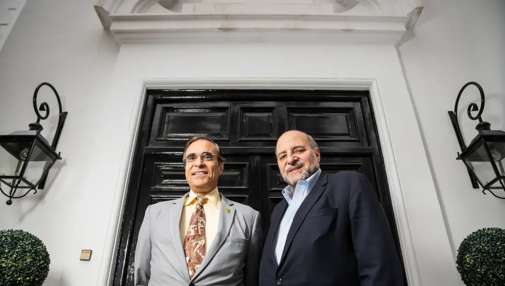 "Hay seguros de vida de 15 dólares mensuales para costearse la criopreservación", aseguran los los expertos en la materia José Luis Cordeiro y Paul Spiegel