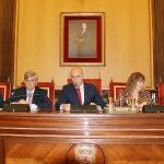 El alcalde de León, José Antonio Diez, presenta el proyecto de la ciudad para albergar la sede de la Agencia Espacial Española junto al rector de la Universidad leonesa, Juan Francisco García Marín