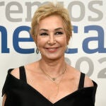Ana Rosa Quintana asiste a la entrega de premios Merca2 que convoca la Fundación Marqués de Oliva en el Hotel Villamagna, a 10 de noviembre de 2022, en Madrid (España). Los premios Merca2 son los más prestigiosos del ecosistema empresarial español, reuniendo en cada edición a presidentes, ministros, directivos y altas personalidades.PREMIOS;GENTE;FUNDACIONJosé Oliva / Europa Press10/11/2022