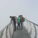 Detalle del Pontón del Cielo rodeado de nubes
