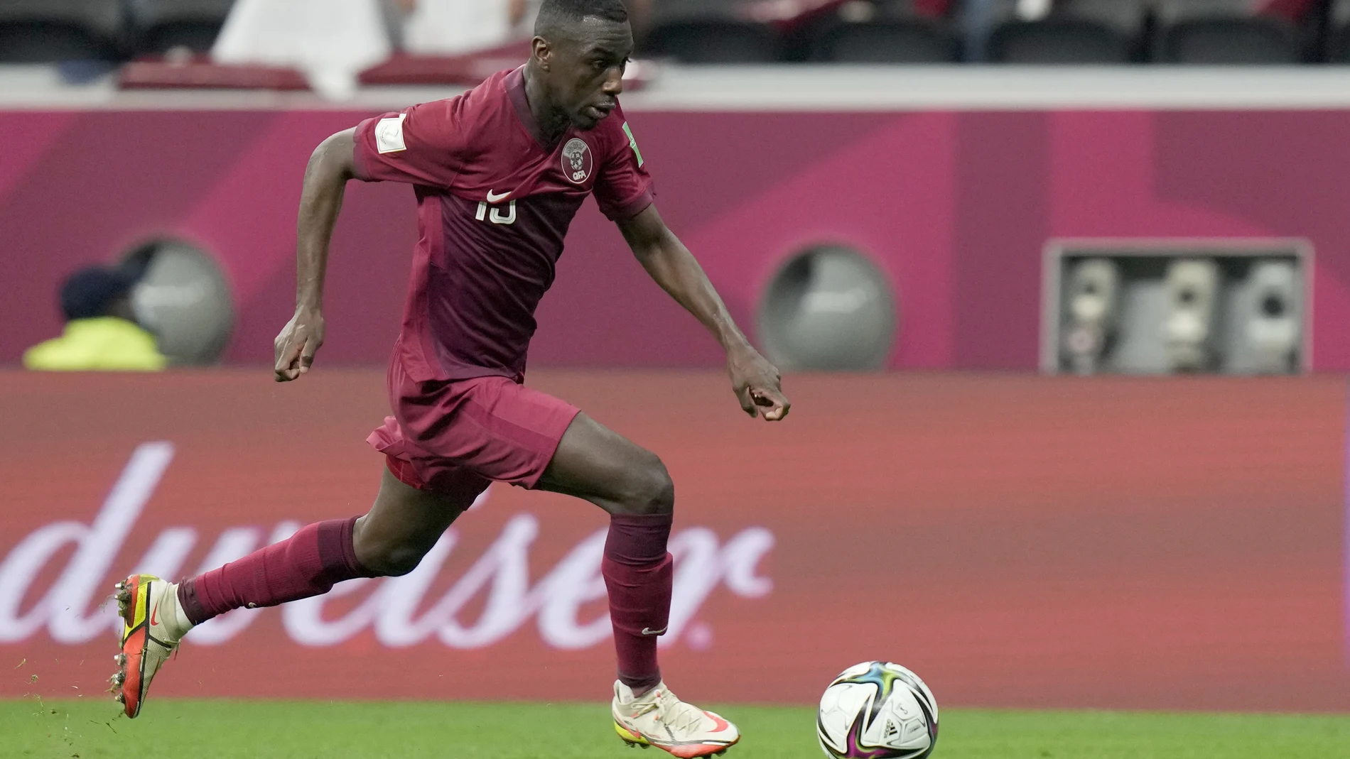 Almoez Ali, que jugó en la Cultural Leonesa, es la principal referencia de la selección qatarí