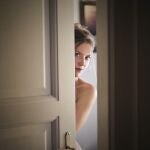 Levantarnos de la cama para ver si hemos cerrado la puerta de casa o regresar al automóvil para comprobar si hemos apretado el botón del mando son algunas de las acciones que realizamos por miedo a esos escenarios imaginarios de robos o accidentes