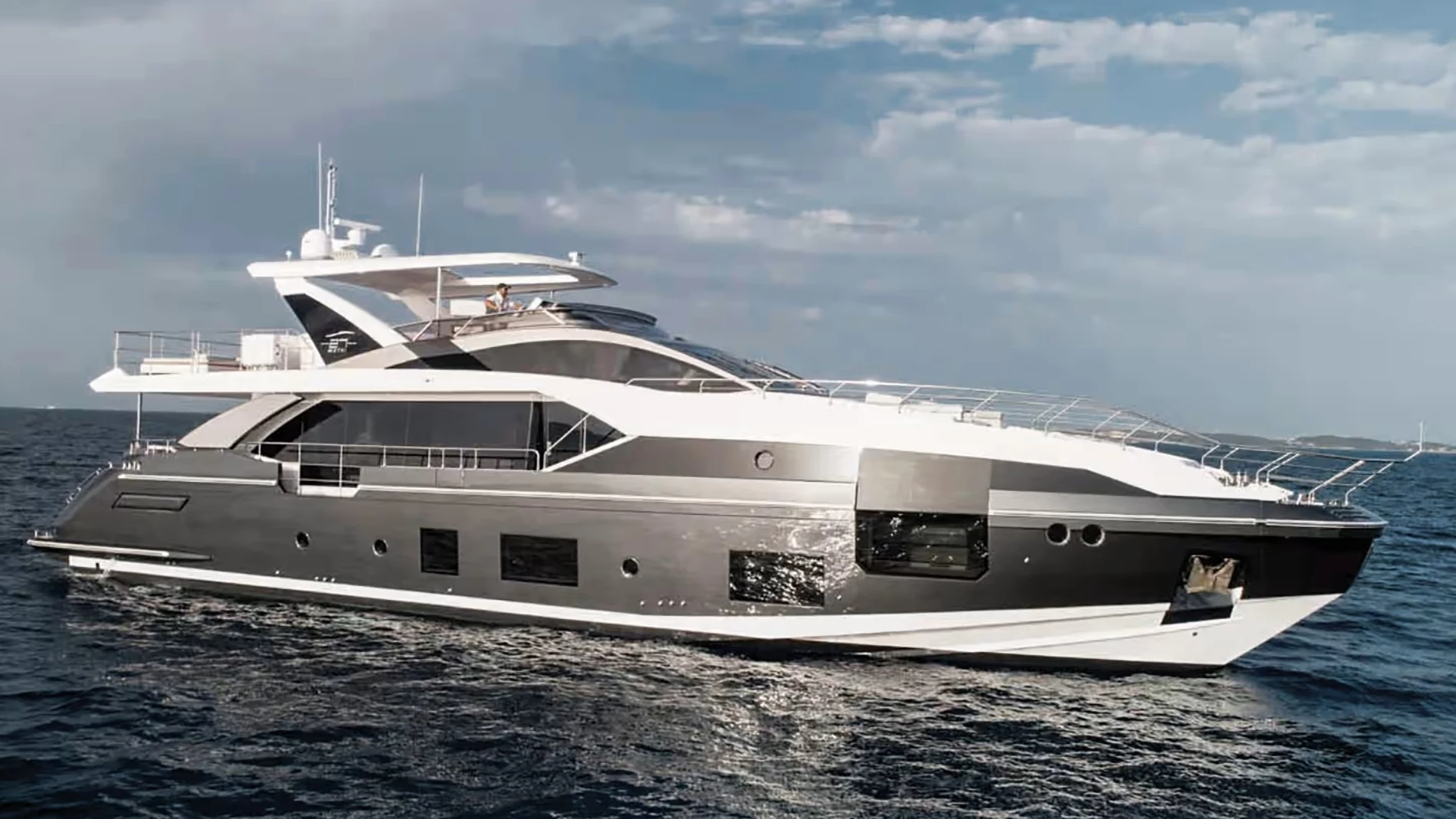 Azimut Grande 27 Metri, un yate muy exclusivo.