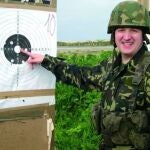 El Padre Apeles es capitán de la unidad de Reservistas de las Fuerzas Armadas