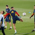 Unai Simón, Pedri, Ferran Torres y Eric García participan en el entrenamiento de este lunes en la Ciudad del Fútbol de Las Rozas