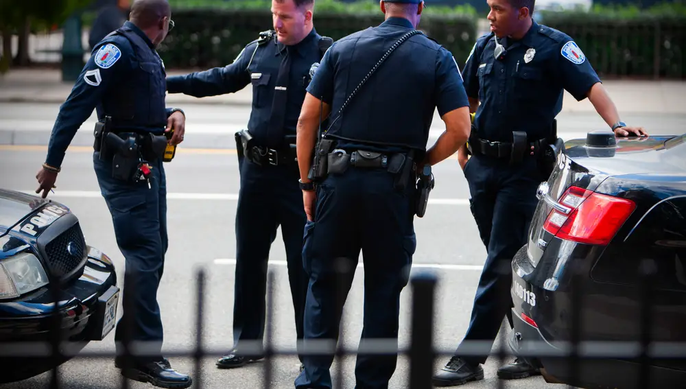 Al menos tres muertos y dos heridos en un tiroteo en la Universidad de Virginia