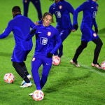 Xavi Simons, en un entrenamiento con Países Bajos