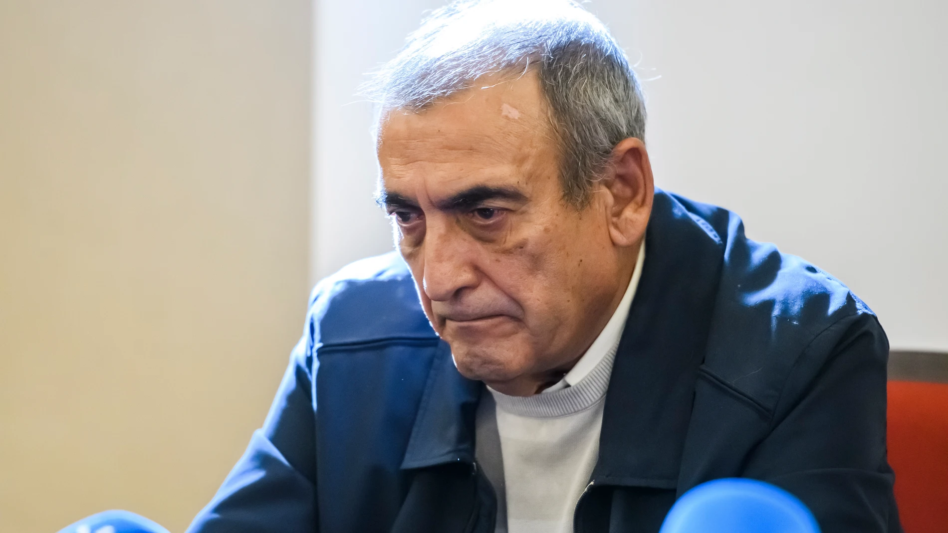Ángel Bejarano, el padre del joven detenido de Mairena del Aljarafe (Sevilla) que sufrió una parada cardiorrespiratoria durante una actuación policial . EFE/ Raúl Caro.
