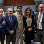 La presidenta de la Cámara de Comercio de Segovia, Mª José Tapia y el secretario general de la Consejería de Industria, Comercio y Empleo, Alberto Díaz, inauguran la Feria de Empleo, emprendimiento y especialización profesional