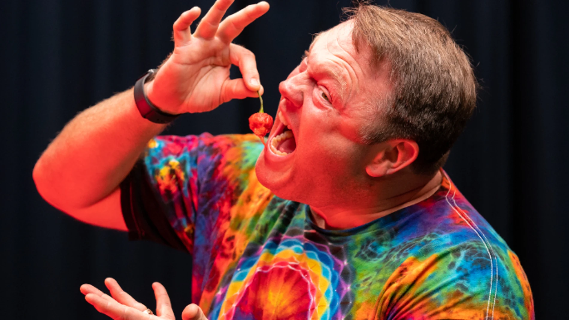 En la imagen, Gregory Foster, el campeón del mundo en comer Carolina Reaper (el chile más picante del mundo) | Fuente: Guinness World Records