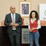 El presidente de la Diputación de Segovia, Miguel Ángel de Vicente, junto a la diputada Noemí Otero, en la Asamblea de Alimentos de Segovia