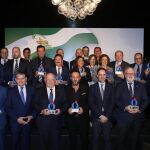 Autoridades y galardonados con los Premios Andalucía de LA RAZÓN