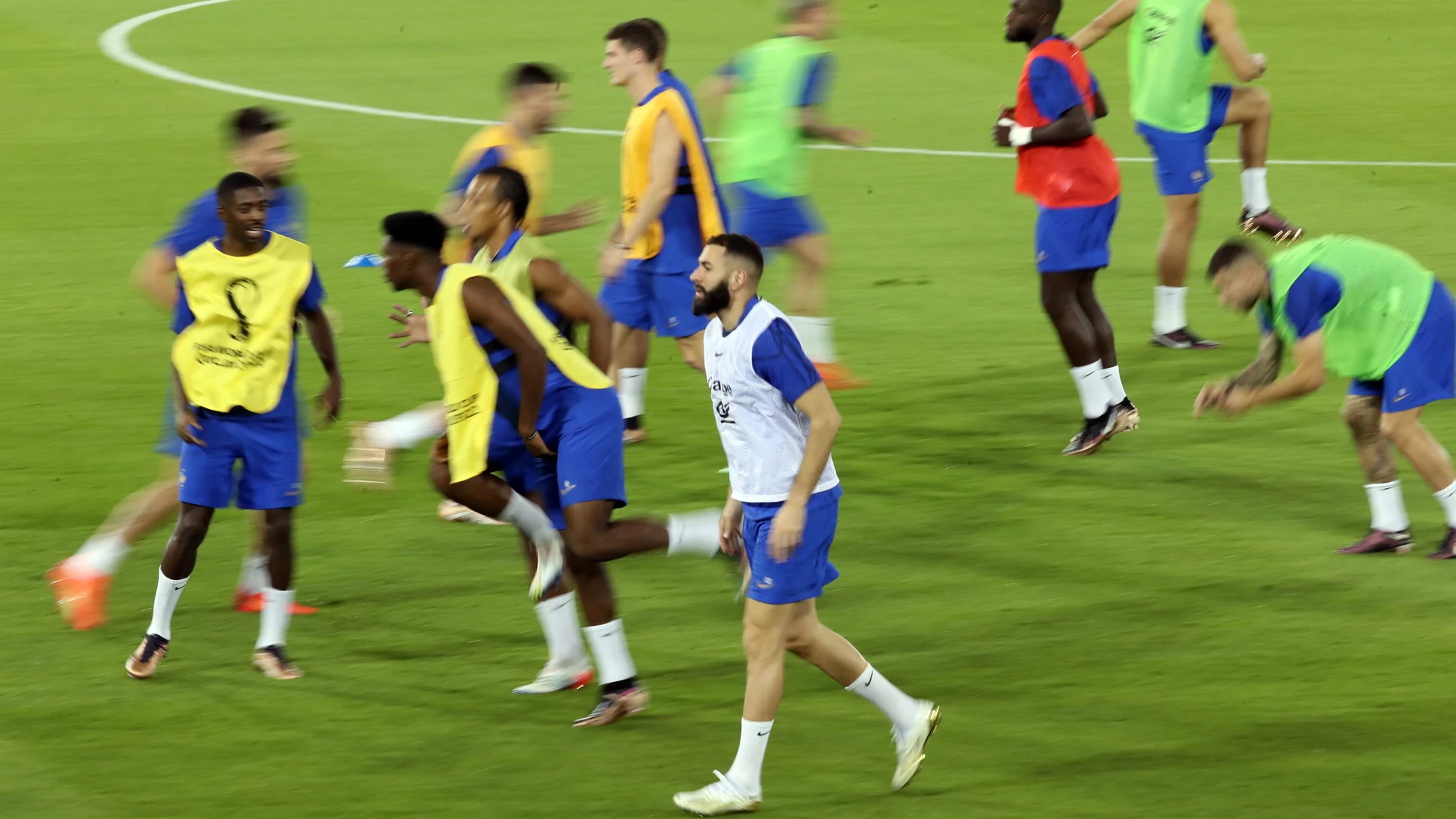 Karim Benzema durante un entrenamiento con la selección francesa