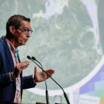 El director del laboratorio de Climatología de la Universidad de Alicante, Jorge Olcina, durante su intervención en el Foro Nacional de Meteorología y Comunicación que ha reunido en Valencia a expertos en la materia