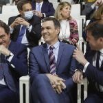 Antonio Garamendi, junto a Pedro Sánchez y Gerardo Cuerva. En segundo plano, a la izquierda, Gerardo Pérez