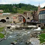 El puente nuevo de Campodron, quizá la estampa más emblemática de este municipio