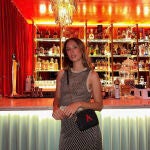 Grace Villarreal con sandalias de Mango.